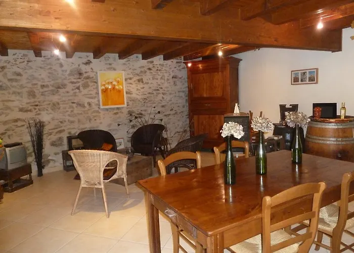 Couette-café Fleur De Vigne 3*